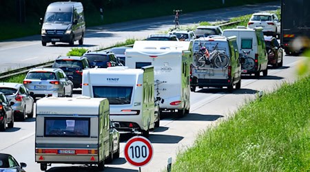 17.605 Wohnmobile gab es zum Jahresbeginn in Thüringen, wie das Landesamt für Statistik unter Berufung auf Zahlen des Kraftfahrt-Bundesamts mitteilte. (Archivbild) / Foto: Jonas Walzberg/dpa