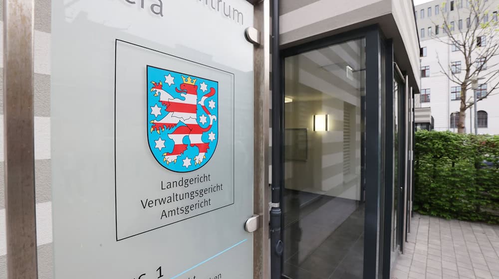 Am Landgericht Gera wird das Urteil im Prozess um den Tod eines dreijährigen Mädchens in Bad Blankenburg gesprochen. (Archivbild) / Foto: Bodo Schackow/dpa