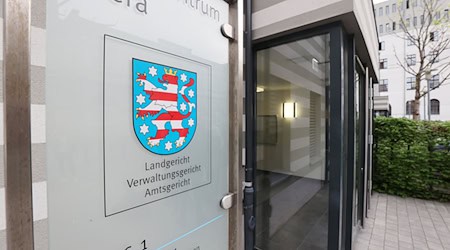 Am Landgericht Gera wird das Urteil im Prozess um den Tod eines dreijährigen Mädchens in Bad Blankenburg gesprochen. (Archivbild) / Foto: Bodo Schackow/dpa
