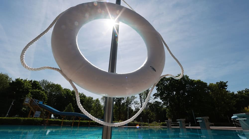 Die Temperaturen sollen in den nächsten Tagen im Freistaat auf bis zu 38 Grad steigen. (Archivfoto) / Foto: Bodo Schackow/dpa
