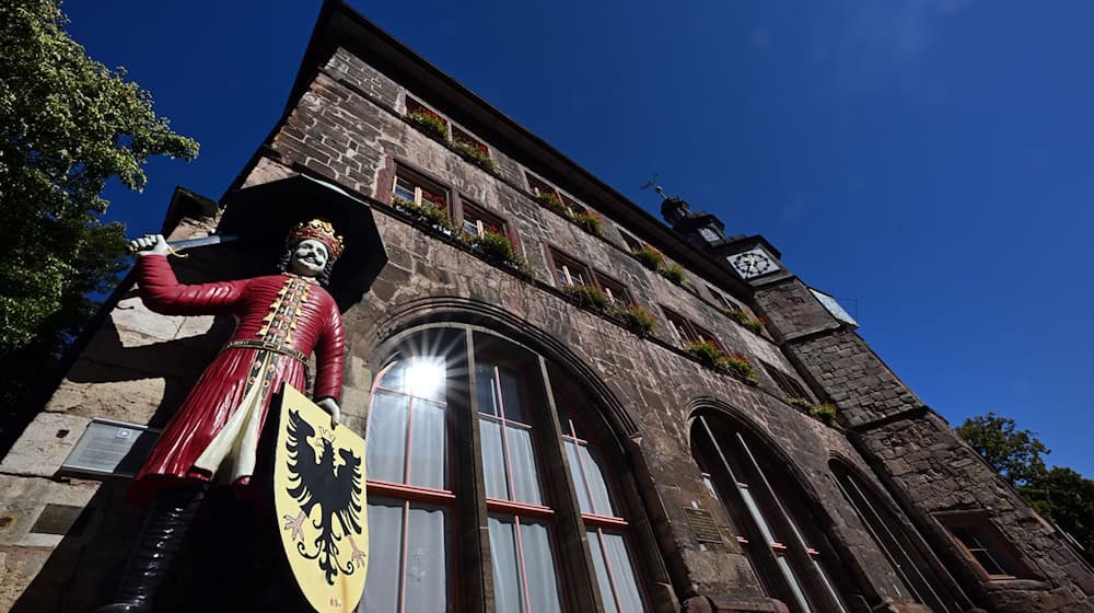 Die Stadt Nordhausen verhängt eine Haushaltssperre. (Symbolbild) / Foto: Martin Schutt/dpa