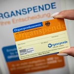 Die Zahl der Organspenden in Thüringen, Sachsen und Sachsen-Anhalt ist im vergangenen Jahr leicht gesunken. (Symbolfoto) / Foto: Michael Kappeler/dpa