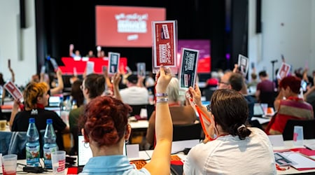 Die Linke erlaubt nicht, dass der Fraktionsvorsitzende in einer Übergangszeit auch Parteichef sein kann. / Foto: Jacob Schröter/dpa