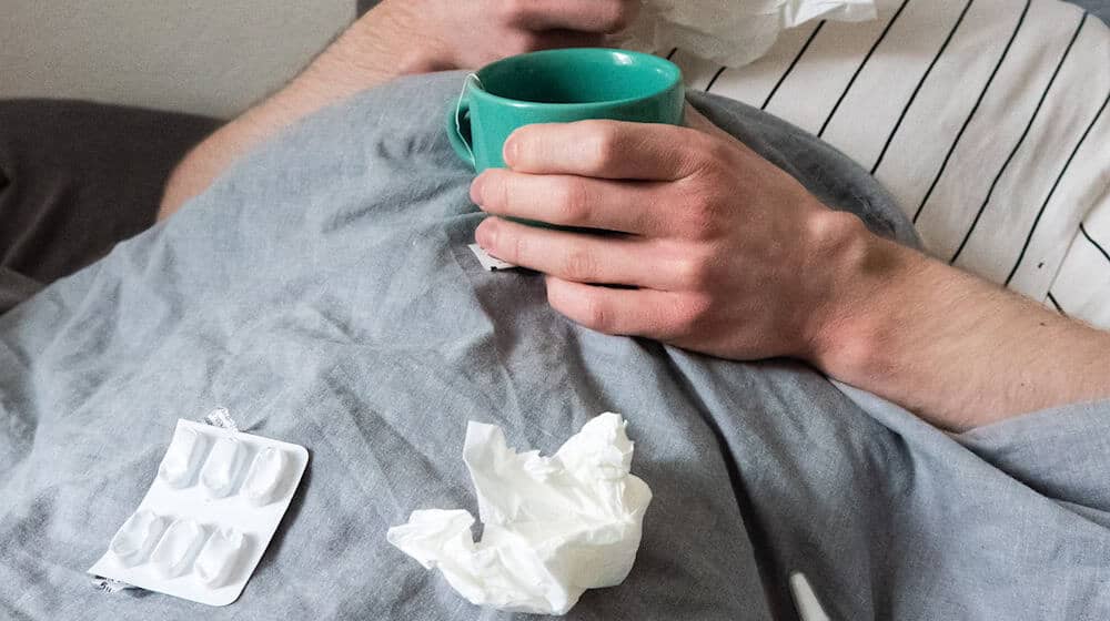 «Leisure Sicknes»: Einer Studie zufolge kennen viele Menschen das Phänomen, ausgerechnet an freien Tagen Krankheitssymptome zu erleben. (Symbolbild) / Foto: Philip Dulian/dpa