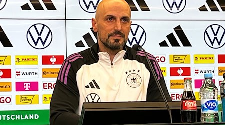 Sah einen Testspielsieg seiner Mannschaft: U21-Nationaltrainer Antonio Di Salvo. / Foto: Christian Kunz/dpa