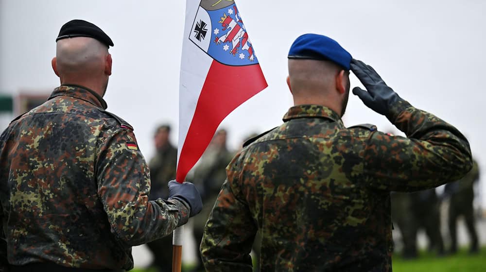 Am 15. Juni ist ein bundesweiter Veteranentag geplant. (Symbolbild) / Foto: Martin Schutt/dpa