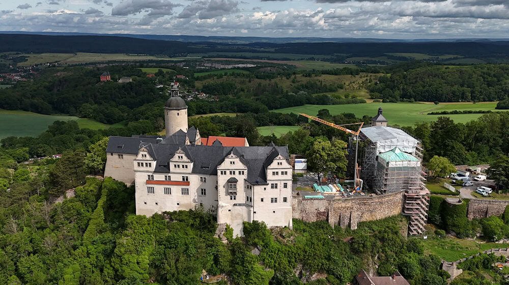 Auf der Burg Ranis im Saale-Orla-Kreis wird mit dem Geld aus dem Sonderinvestitionsprogramm das Torhaus saniert. / Foto: Martin Schutt/dpa