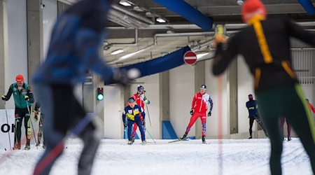In der Skihalle in Oberhof kann bei minus vier Grad trainiert werden. (Archivbild) / Foto: Jens-Ulrich Koch/dpa-Zentralbild/dpa