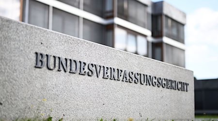 Ein Familienrichter hatte in Karlsruhe Verfassungsbeschwerde eingelegt. (Archivbild) / Foto: Uli Deck/dpa