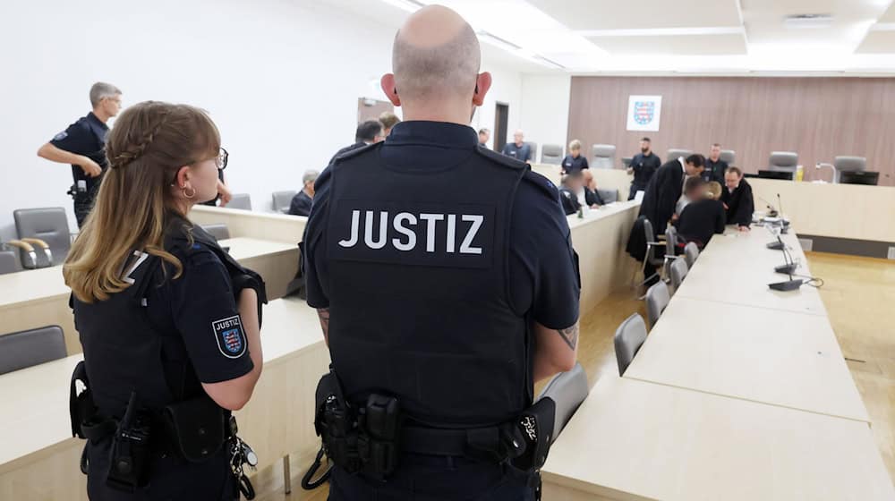 Fünf Männer sollen Dutzende Ausländer nach Thüringen eingeschleust haben.  / Foto: Bodo Schackow/dpa