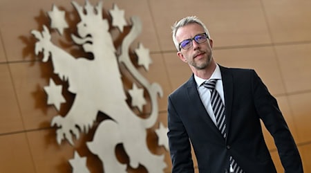 Thüringens Landesdatenschützer Tino Melzer sieht einige Punkte im Referentenentwurf zum neuen Polizeiaufgabengesetz kritisch. (Archivbild) / Foto: Martin Schutt/dpa