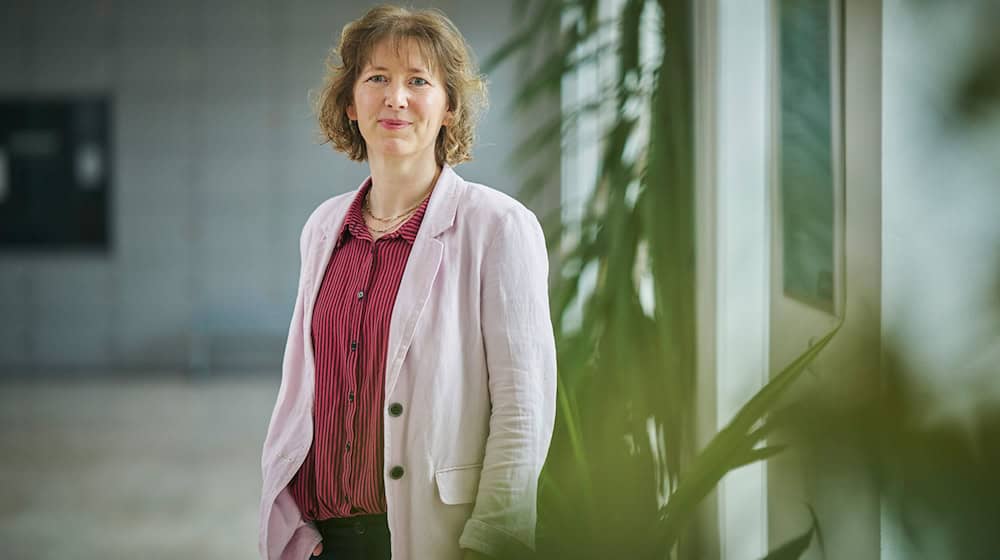 Kristin Mitte ist vorübergehende Präsidentin der Ernst-Abbe-Hochschule Jena (EAH).  / Foto: Anna Schroll/EAH Jena/dpa
