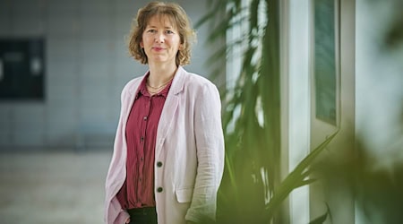 Kristin Mitte ist vorübergehende Präsidentin der Ernst-Abbe-Hochschule Jena (EAH).  / Foto: Anna Schroll/EAH Jena/dpa