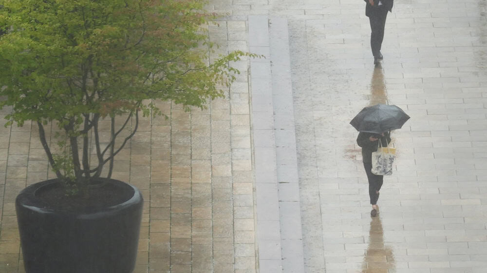 Eine Zusammenfassung der Aussichten: Regen, Wolken und Gewitter. (Symbolbild) / Foto: Marcus Brandt/dpa