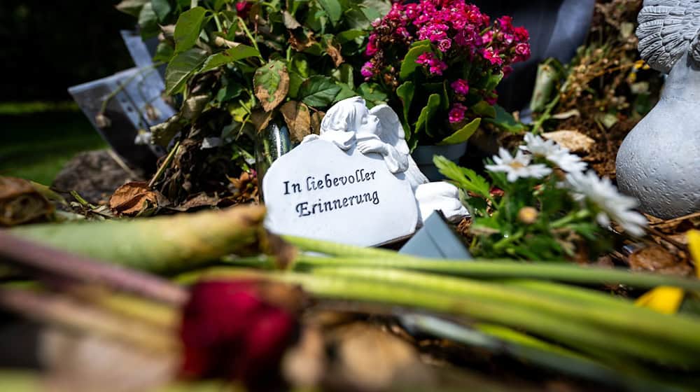 Der 23-Jährige wurde vor seinem Tod mit Tierabwehrspray und Gürteln angegriffen. (Archivbild) / Foto: Jacob Schröter/dpa
