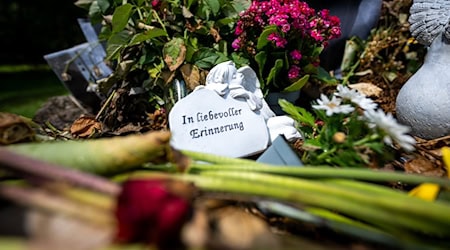 Der 23-Jährige wurde vor seinem Tod mit Tierabwehrspray und Gürteln angegriffen. (Archivbild) / Foto: Jacob Schröter/dpa