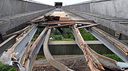 Voraussichtlich am Freitagabend soll die Schanze in Brotterode fallen. (Archivbild) / Foto: Martin Schutt/dpa