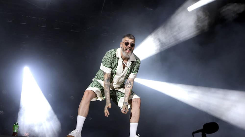 Sido sang vor Tausenden Fans auf dem Domplatz.  / Foto: Bodo Schackow/dpa