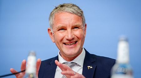 Thüringens AfD-Fraktionschef Björn Höcke traf sich mit dem Vorsitzenden der BSW-Fraktion, Frank Augsten. (Archivbild) / Foto: Kay Nietfeld/dpa