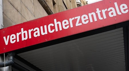 Die Verbraucherzentrale hat im vergangenen Jahr mehr als 10.000 Menschen in Thüringen beraten. (Symbolbild) / Foto: Boris Roessler/dpa