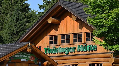 Während in touristisch stark frequentierten Gebieten wie im Thüringer Wald nach wie vor ein gutes Netz an Einkehrmöglichkeiten bestehe, gibt es nach Einschätzung von Experten abseits dieser Punkte immer mehr Lücken. / Foto: Martin Schutt/dpa