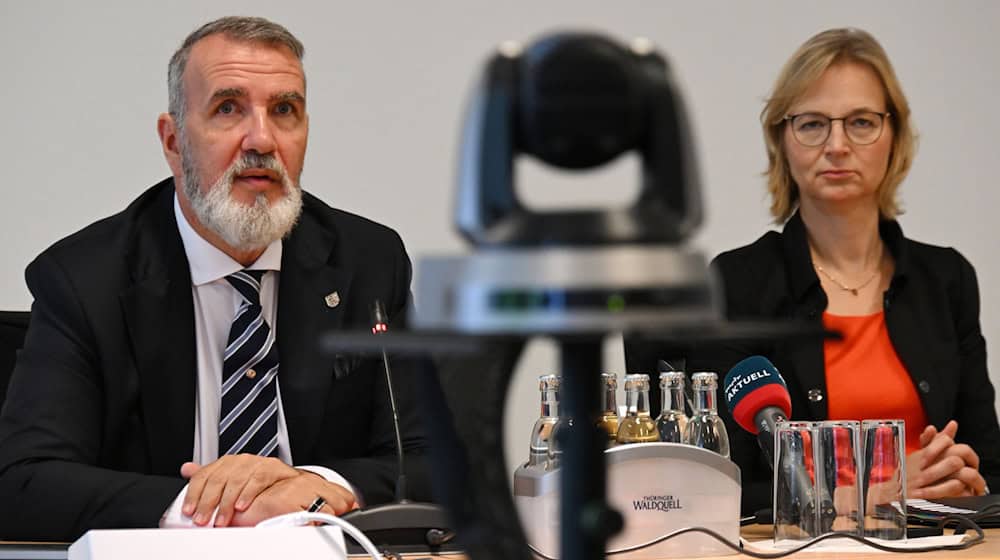 Katja Wolf und Steffen Schütz trafen sich nach eigenen Angaben zu einem Arbeitstreffen.  / Foto: Martin Schutt/dpa