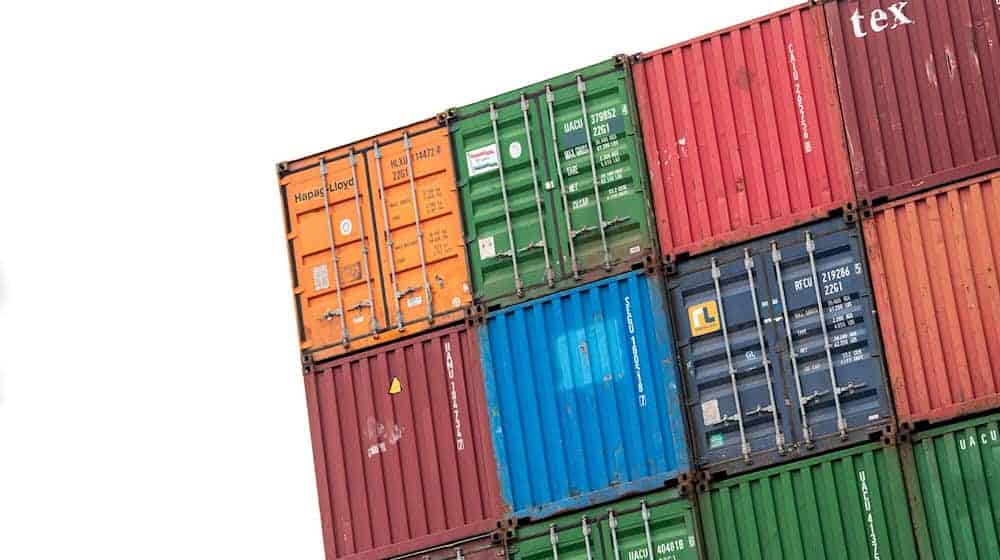 Container aus Thüringen gehen seltener in die USA. (Symbolbild) / Foto: Daniel Bockwoldt/Deutsche Presse-Agentur GmbH/dpa