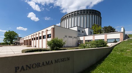 Das Panorama Museum Bad Frankenhausen steht auf dem Schlachtberg, an dem 1525 Tausende Bauern in einer entscheidenden Schlacht des Bauernkriegs starben. (Archivbild) / Foto: Michael Reichel/dpa