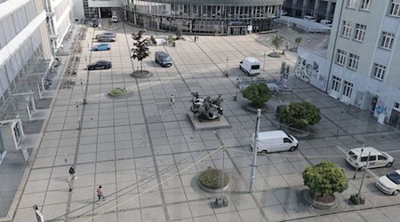 Einer der Hitzehotspots in Jena ist der Ernst-Abbe-Platz. / Foto: Bodo Schackow/dpa