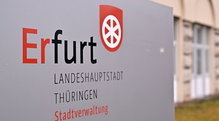 Wegen klammer kommunaler Kassen streicht die Landeshauptstadt Erfurt 200.000 Euro für Projekte zu einem gemeinsamen kulturellen Jahresthema für 2026. (Archivbild) / Foto: Martin Schutt/dpa