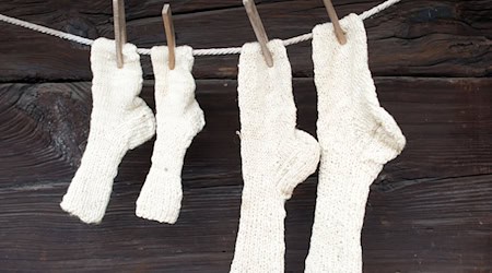 Mit zigtausend Socken auf einer Wäscheleine will Zeulenroda-Triebes im Thüringer Vogtland einen Weltrekord knacken. (Archivbild) / Foto: picture alliance / dpa