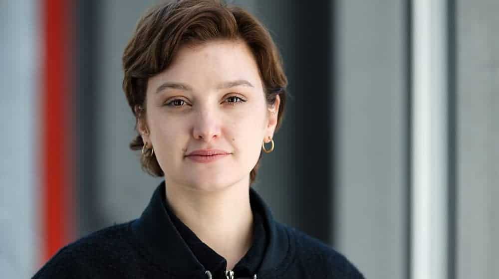 Thüringens Linke-Co-Chefin Katja Maurer fordert die Brombeer-Koalition zu Gesprächen auf. (Archivbild) / Foto: Michael Reichel/dpa