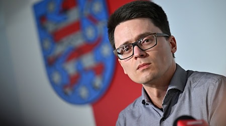 Der Vorsitzende, Christian Schaft, will die Linksfraktion bei einer möglichen Neuauflage eines Kooperationsformats mit den Regierungsfraktionen von CDU, SPD und BSW nicht einfach als Mehrheitsbeschaffern wahrgenommen haben. (Archivbild) / Foto: Martin Schutt/dpa