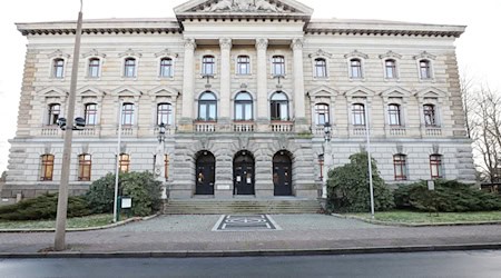 Im Alteburger Land kam es nach einem Vorfall im Landratsamt zu einem Polizeieinsatz (Archivbild) / Foto: Bodo Schackow/dpa-Zentralbild/dpa