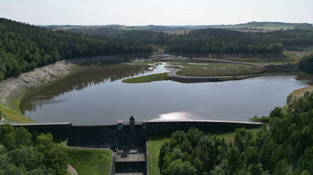 Ein zweistelliger Millionenbetrag fließt in die Talsperre Weida. / Foto: Bodo Schackow/dpa