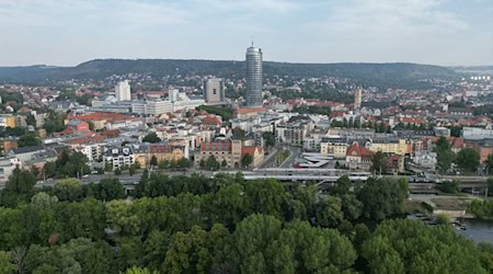 Die Fragen um ein zurückgelassenes Kinderfahrrad in Jena haben sich geklärt. (Symbolbild) / Foto: Bodo Schackow/dpa