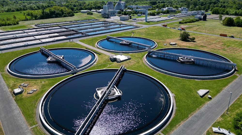 Schärfere EU-Grenzwerte machen für Betreiber von Kläranlagen in Thüringen Investitionen von rund 200 Millionen Euro nötig. (Symbolbild) / Foto: Hendrik Schmidt/dpa