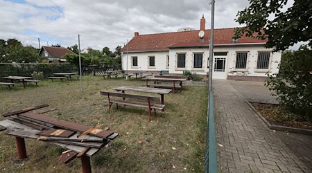 Nicht nur Vereinsheime ohne Pächter: In Thüringen gibt es laut dem Landesverband der Gartenfreunde aktuell ungefähr 5.000 leere Kleingärten. / Foto: Bodo Schackow/dpa