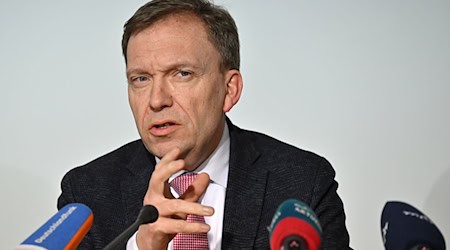 Die SPD-Fraktion im Thüringer Landtag und ihr bildungspolitischer Sprecher, Matthias Hey, wollen mit mehr Geld für Personal, Betreuung und Umbaumaßnahmen ein Kita-Sterben verhindern. (Archivbild) / Foto: Martin Schutt/dpa