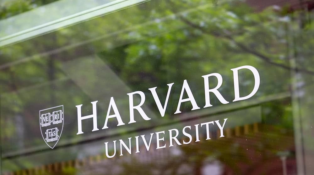 Der jährliche Harvard/MIT Germany Trek macht erstmals Station in Thüringen: Rund 40 Studierende und Alumni der US-amerikanischen Eliteuniversitäten zu Besuch. / Foto: Nicolaus Czarnecki/ZUMA Press Wire/dpa
