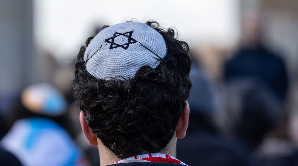 Thüringen hat 2024 die höchste Zahl antisemitischer Vorfälle aller ostdeutschen Bundesländer ohne Berlin verzeichnet. (Symbolbild) / Foto: Hannes P Albert/dpa