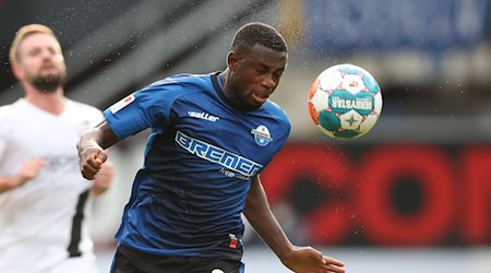 Jamilu Collins spielt nun für den FC Erzgebirge Aue. / Foto: Friso Gentsch/dpa