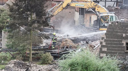Nach dem Feuer in Drognitz in Südostthüringen laufen die Ermittlungen zur Brandursache. (Archivbild) / Foto: Bodo Schackow/dpa