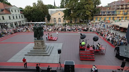 Das Kunstfest in Weimar zog dieses Jahr wieder Tausende Menschen an. (Archivbild) / Foto: Bodo Schackow/dpa