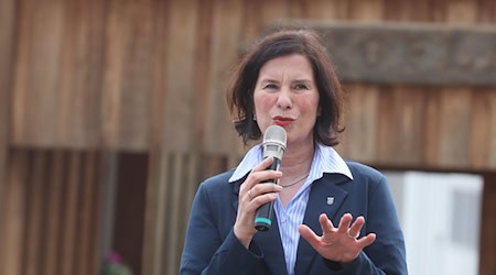 Thüringens Agrarministerin will zusätzliche Hilfen für Bauern.   / Foto: Bodo Schackow/dpa