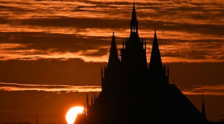 Der Mittwoch wird bewölkt in Thüringen, aber das Wetter schwenkt bald um. (Symbolbild) / Foto: Martin Schutt/dpa
