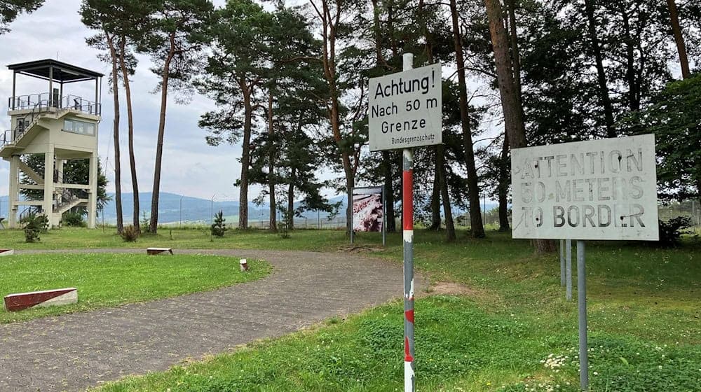 Der US-Beobachtungspunkt Point Alpha an der innerdeutschen Grenze galt einst als «der heißeste Ort im Kalten Krieg». Auf Wachtürmen standen sich Soldaten der Nato und des Warschauer Pakts direkt gegenüber. (Archivfoto) / Foto: Michael Bauer/dpa
