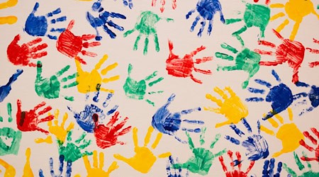 In Thüringer Kitas werden immer weniger Kinder betreut. (Archivbild) / Foto: Rolf Vennenbernd/dpa