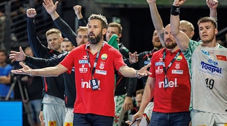 SC Magdeburgs Trainer Bennet Wiegert setzt auf einen guten Start in die Champions League. / Foto: Andreas Gora/dpa
