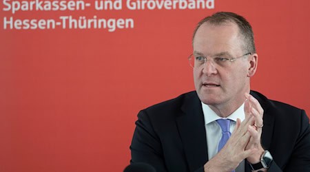Sparkassen-Präsident Reuß: «Die Pläne für einen digitalen Euro für Privatkunden behindern den flächendeckenden Ausbau von Wero kolossal.» (Archivbild) / Foto: Helmut Fricke/dpa